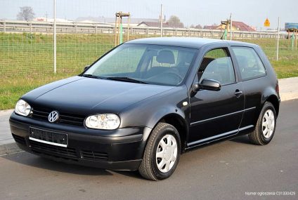 Niemieckie i na benzynę - tych aut szukali Polacy w 2013 roku