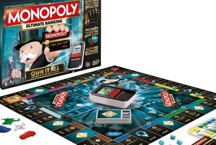 Znak czasów: Monopoly rezygnuje z gotówki na rzecz kart płatniczych