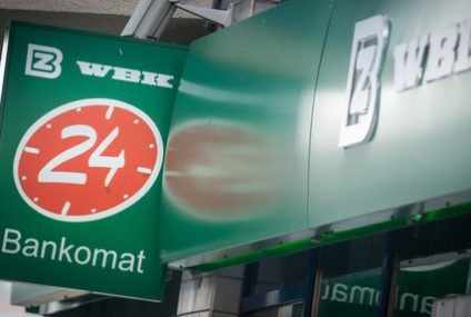 BZ WBK zachęca klientów, by wypłacali z jego bankomatów kartami innych banków