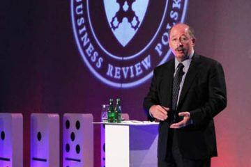 W tyglu przełomowych doświadczeń