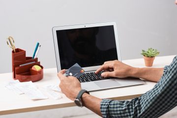 Fundacja Polska Bezgotówkowa wspiera rozwój e-biznesów