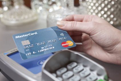 Czwarty kwartał z rzędu wzrosła liczba kart kredytowych. Przełamanie passy? Nowe dane NBP