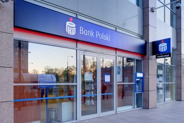 Infolinia PKO BP ma już 20 lat. Bank podał garść statystyk