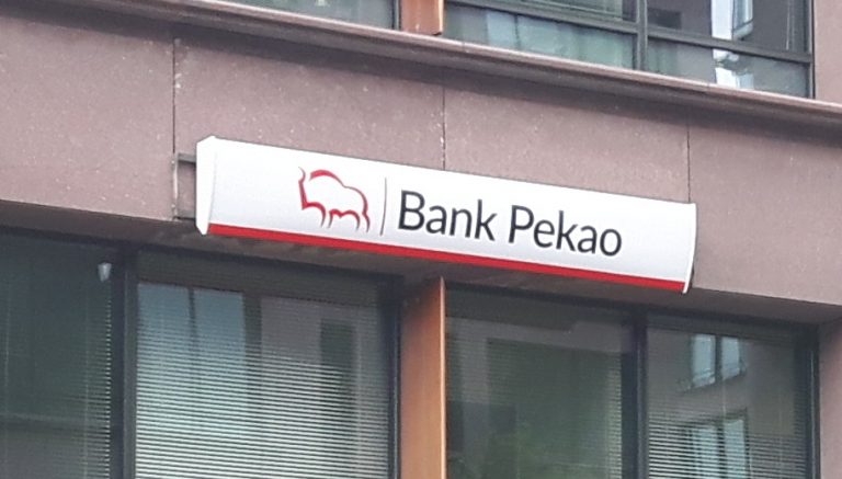 Bank Pekao rezygnuje z kodów PeoPay w terminalach POS