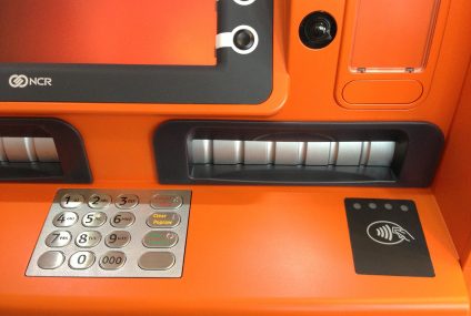 IT Card wyposaży bankomaty Planet Cash w czytniki zbliżeniowe
