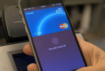 Od dzisiaj posiadacze kart MasterCard mogą płacić z Apple Pay