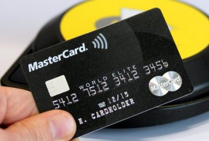 Specjalne promocje dla posiadaczy kart Mastercard w ramach kampanii „Warto Bezgotówkowo”