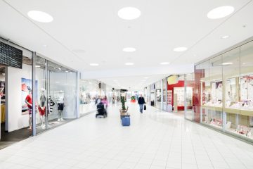 Polacy zaoszczędzili na zakazie handlu w niedzielę, choć niektórzy wydają więcej na kino i restauracje