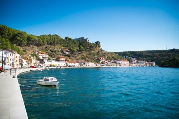 Czy warto wybrać ubezpieczenie turystyczne od touroperatora? Podpowiadamy, na co warto zwrócić uwagę