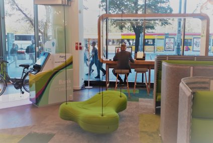 Banki mają już blisko 200 placówek bez obsługi kasowej