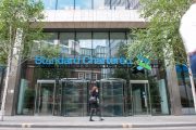 Standard Chartered oficjalnie rozpoczął działalność w Polsce