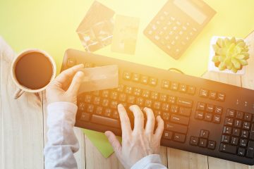 Triki finansowe, których warto nauczyć nastoletnie dziecko