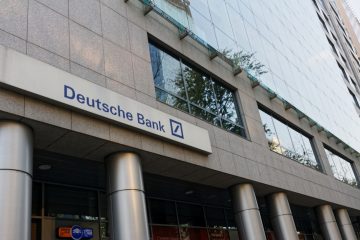 Ruszają zwolnienia grupowe w Deutsche Banku. Pracę straci do 155 osób