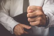 Bank nie może swobodnie wypowiedzieć umowy kredytu lub pożyczki z powodu opóźnienia w jej spłacie