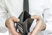 Pandemia oszczędziła portfele Polaków. Większość dobrze ocenia stan swoich finansów