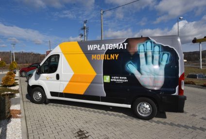Łącki Bank Spółdzielczy udostępnił mobilny wpłatomat z autoryzacją biometryczną