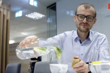 #mBankJestEko – wycofuje plastik, przechodzi na kranówkę