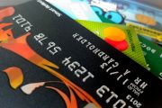 Karta kredytowa może obniżyć naszą zdolność kredytową nawet o kilkadziesiąt tysięcy zł