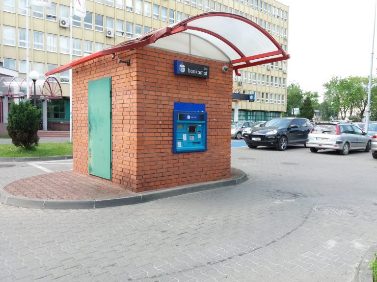 Bankomat drive thru. Ciekawostka z PKO BP PRNews.pl