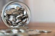 Banki tną oprocentowanie. Sprawdziliśmy, ile można zarobić na lokacie rocznej [Ranking Bankier.pl]
