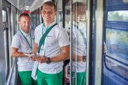 Mobilny Punkt Banku BNP Paribas zostanie w pociągach dłużej