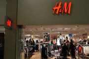 H&M wprowadza odroczone płatności. "Kup teraz, zapłać później"