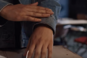 Google i Levi's wprowadzają "inteligentną kurtkę"
