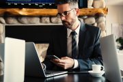 Kredyt dla młodych firm – jak uzyskać finansowanie na start biznesu?