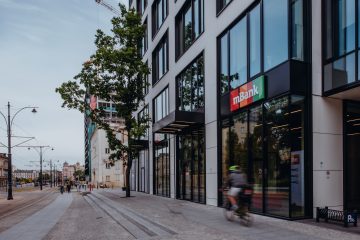 mBank zachęca do oszczędzania na emeryturę: nawet 500 zł premii za otwarcie IKE/IKZE w ramach usługi eMakler