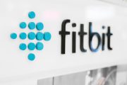SGB udostępnił posiadaczom kart Visa płatności Fitbit Pay