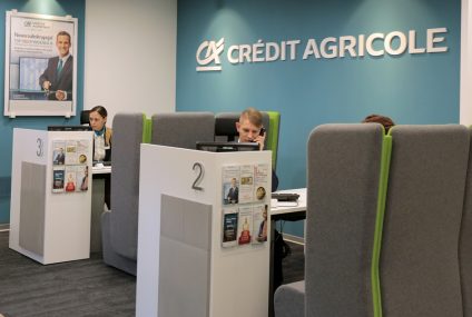 Credit Agricole wprowadza godziny obsługi tylko dla seniorów