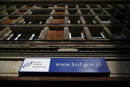 KNF chce wymóc na bankach korzystniejsze oferty ubezpieczeń dla klientów