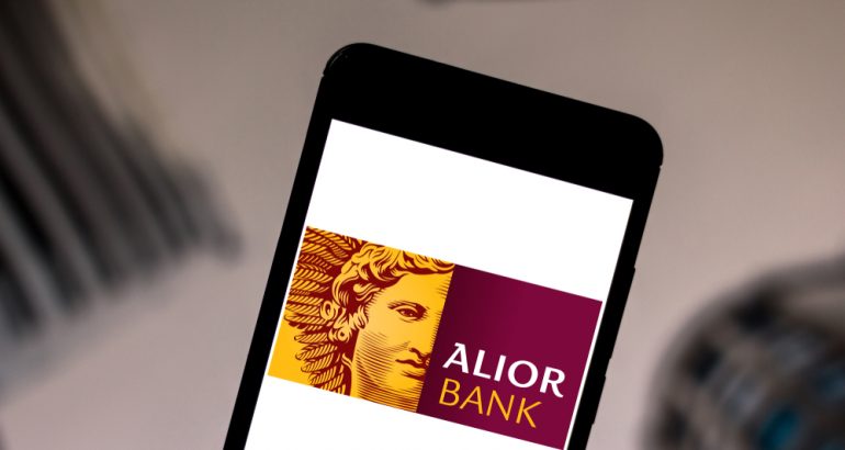 Alior Bank z nową promocją kont. Do 800 zł premii i obrączka płatnicza