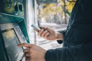 Wpłaty gotówki na konto w Banku BNP Paribas możliwe także we wpłatomatach poza oddziałami