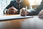Banki mają problem z kurierami. Zmieniają zasady otwierania kont