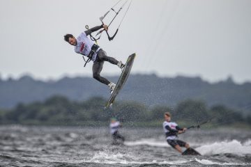 Ile kosztuje pływanie na kitesurfingu?