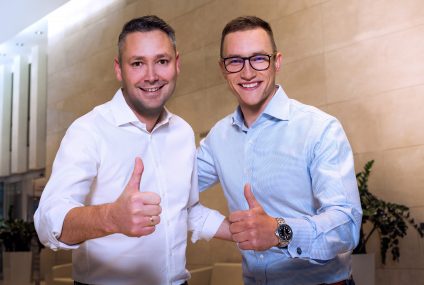 OLX zainwestował w e-salon samochodowy Carsmile