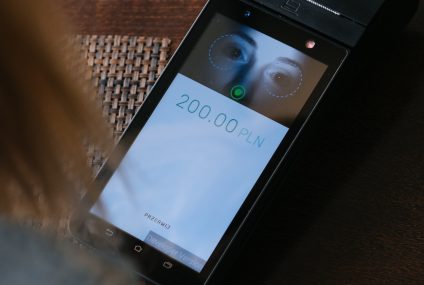 PARP przyznała PayEye dotację. Będzie promocja polskiej płatności okiem za granicą