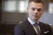 Przewodniczący KNF o kredytach we frankach: przewiną banków było, że klienci uzyskiwali finansowanie w walucie, w której nie zarabiają