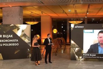 Piotr Bujak ekonomistą roku wg „Parkietu” Piotr Bujak ekonomistą roku wg „Parkietu”