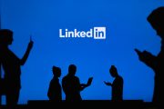 Wielkanoc za nami, a na LinkedIn trwa atak „more_eggs”