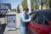 PZU Zdrowie uruchomiło pierwszy punkt szczepień drive thru w Warszawie