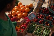 iPhone będzie terminalem płatniczym. Nowość od Apple
