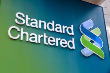 Standard Chartered kontynuuje wspieranie młodych ludzi w radzeniu sobie z ekonomicznymi skutkami COVID-19 w Polsce