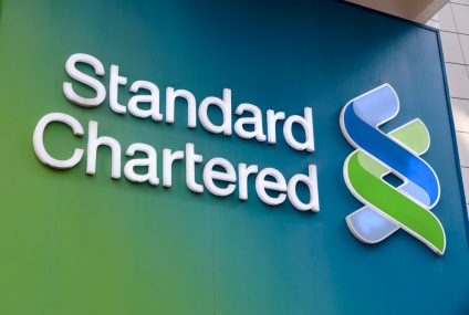 Standard Chartered kontynuuje wspieranie młodych ludzi w radzeniu sobie z ekonomicznymi skutkami COVID-19 w Polsce