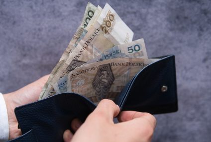 77 proc. Polaków deklaruje, że unika niepotrzebnych wydatków