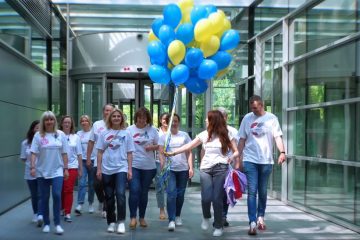 KTO, jak nie MY? #słuchaMYwspieraMY obywateli Ukrainy – film o wolontariuszach programu Fundacji Banku Millennium