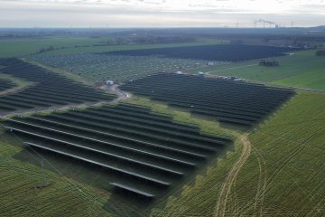 Konsorcjum trzech Banków i PFR wspierają budowę pierwszej wielkoskalowej farmy solarno-wiatrowej w Polsce o mocy ponad 200 MW