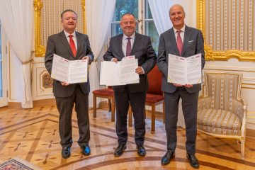 Bank Millennium kontynuuje finansowanie stypendiów dla najlepszych studentów portugalistyki