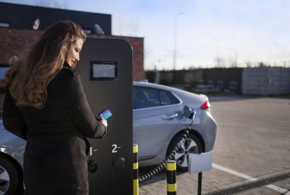 Mastercard i Last Mile Solutions wprowadzają rozwiązanie ułatwiające płatności za ładowanie pojazdów elektrycznych